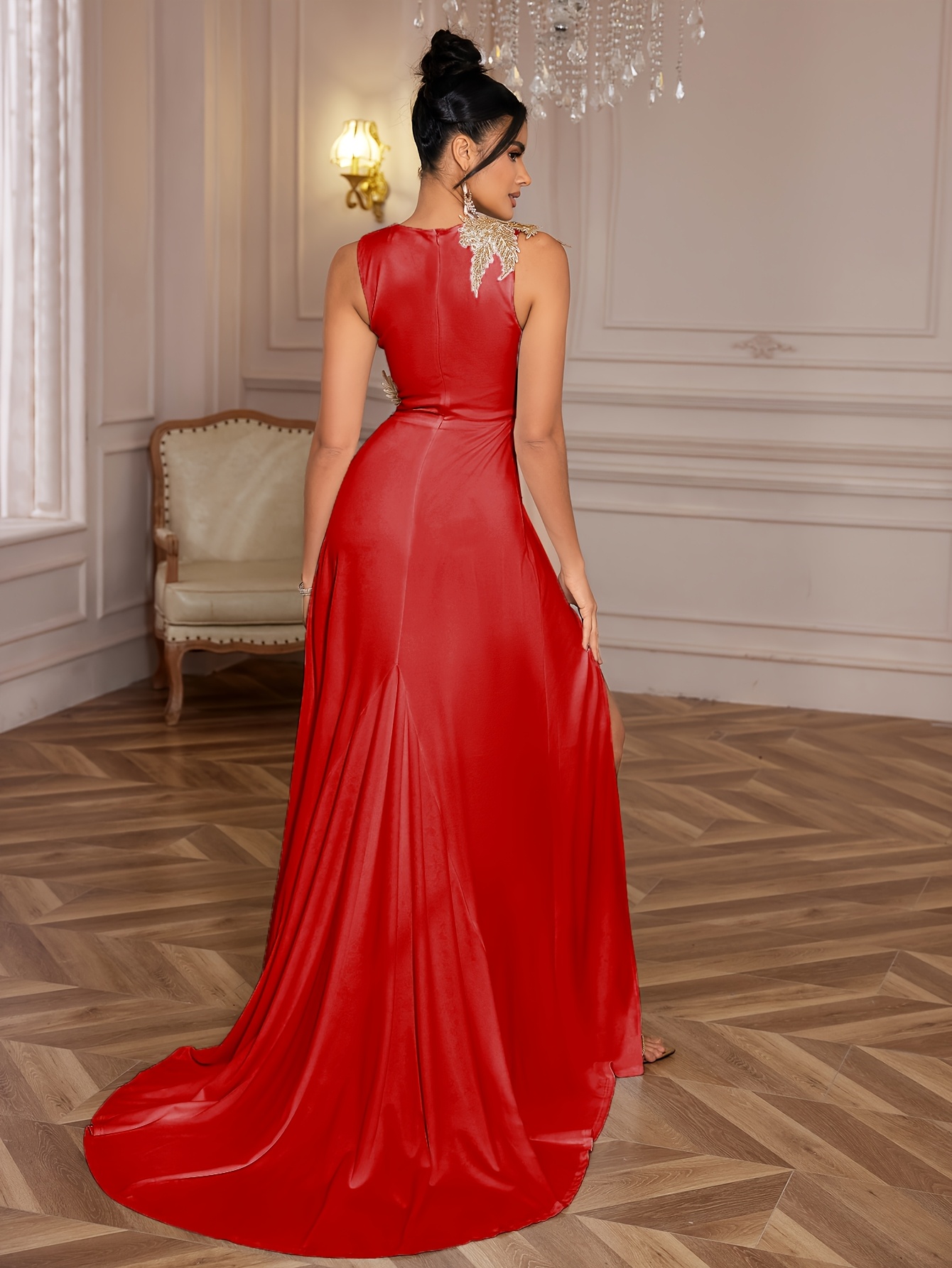 Elegancka sukienka imprezowa bez rękawów dla kobiet