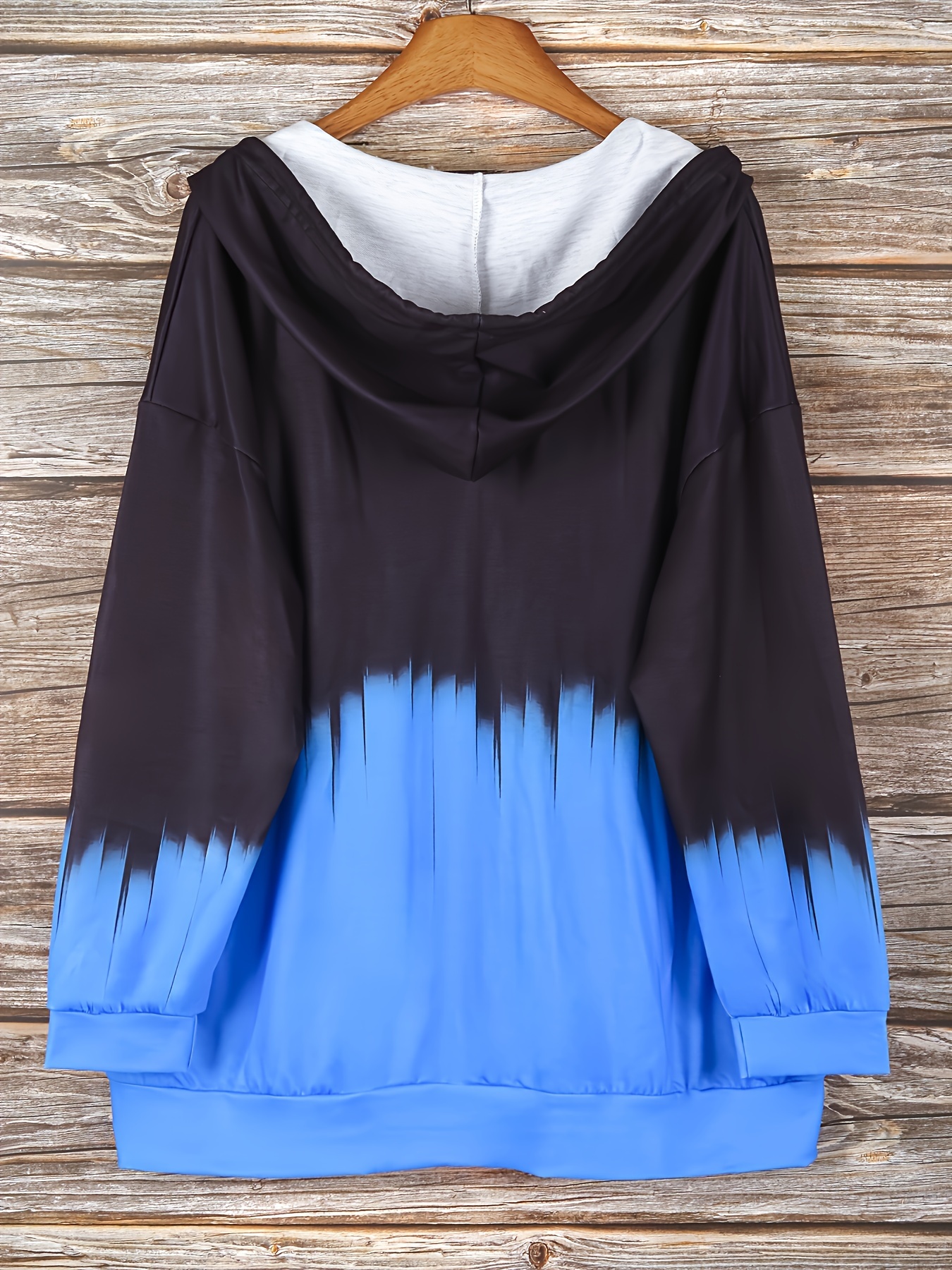 Lekka kurtka z kapturem i gradientem