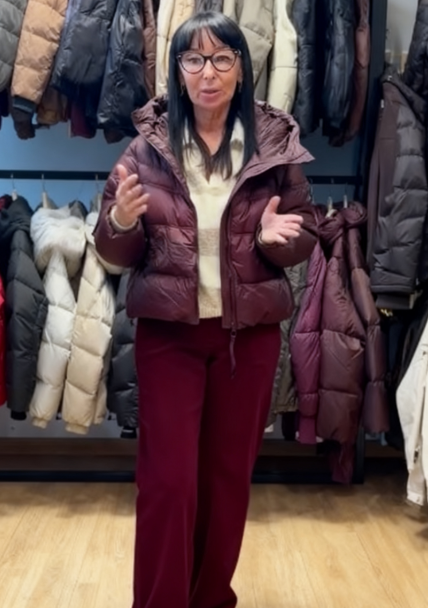 Kurtka puchowa z kapturem i zamkiem błyskawicznym – Styl Uniwersalny na Zimę