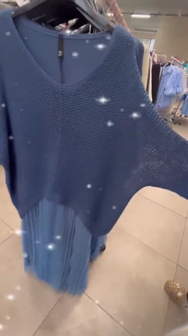 Sukienka dzianinowa z okrągłym dekoltem