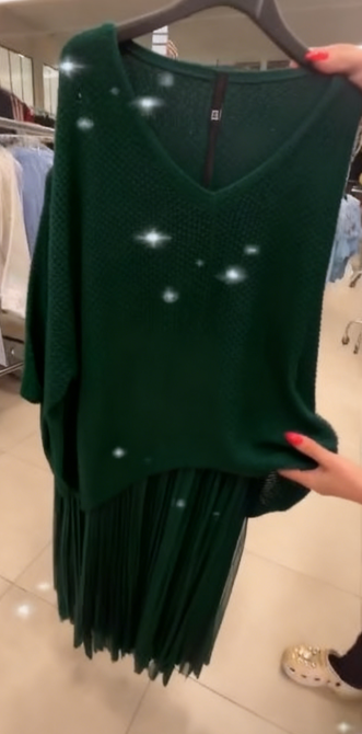 Sukienka dzianinowa z okrągłym dekoltem