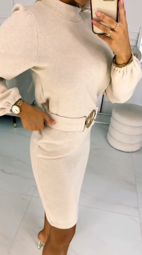 Sukienka z długim rękawem, okrągłym dekoltem, z paskiem