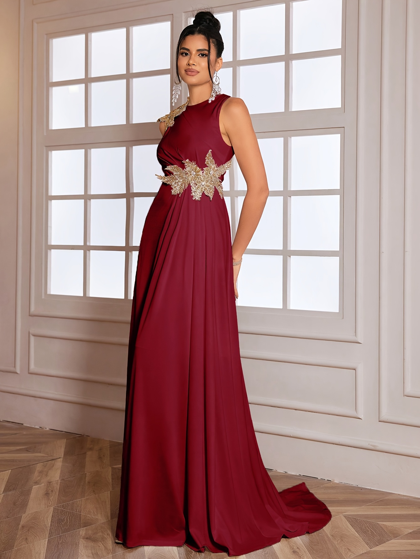 Elegancka sukienka imprezowa bez rękawów dla kobiet