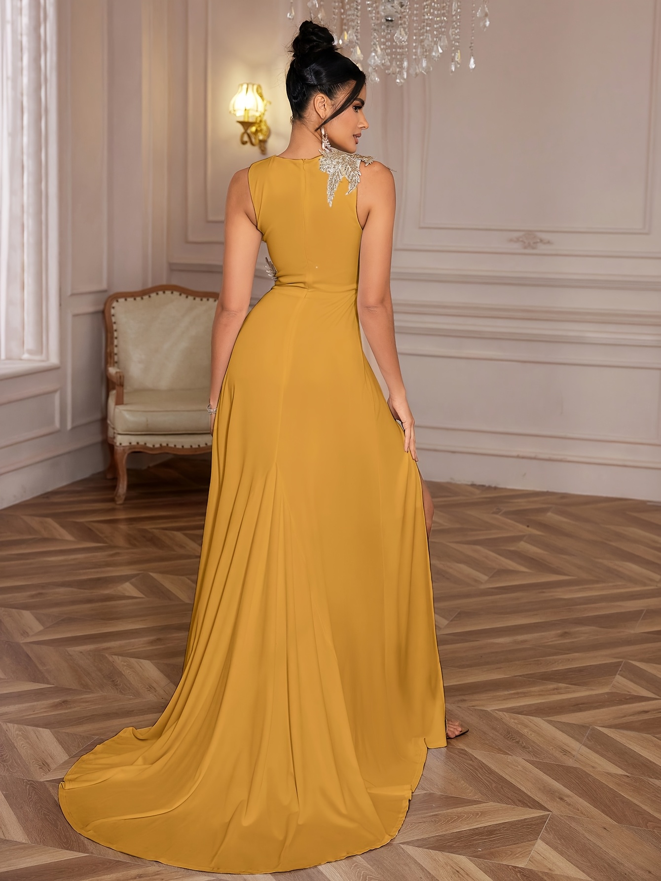 Elegancka sukienka imprezowa bez rękawów dla kobiet