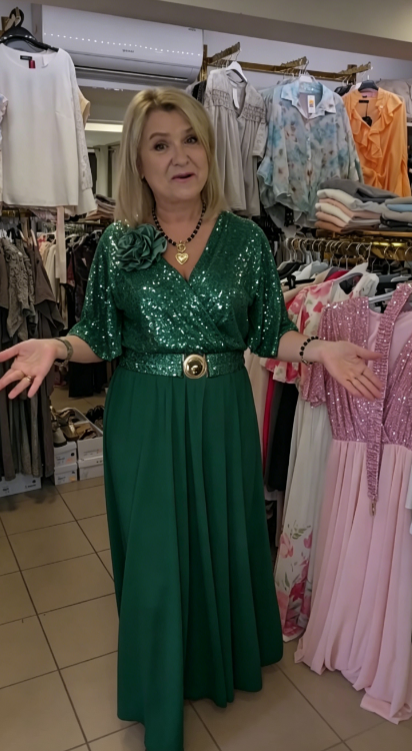 💗【S-5XL】💗Sukienka z cekinami, dekoltem w serek, dopasowaną talią i odpinanym kwiatowym wzorem na klatce piersiowej.