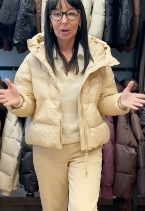 Kurtka puchowa z kapturem i zamkiem błyskawicznym – Styl Uniwersalny na Zimę