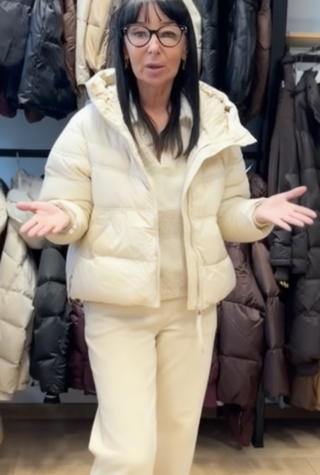 Kurtka puchowa z kapturem i zamkiem błyskawicznym – Styl Uniwersalny na Zimę