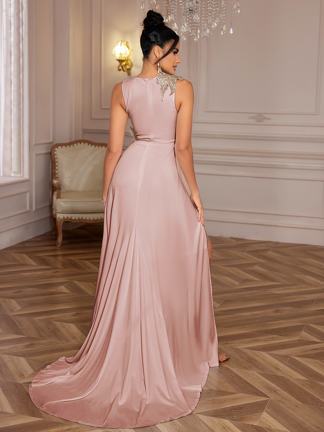 Elegancka sukienka imprezowa bez rękawów dla kobiet