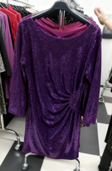 Sukienka z długim rękawem i okrągłym dekoltem z cekinami