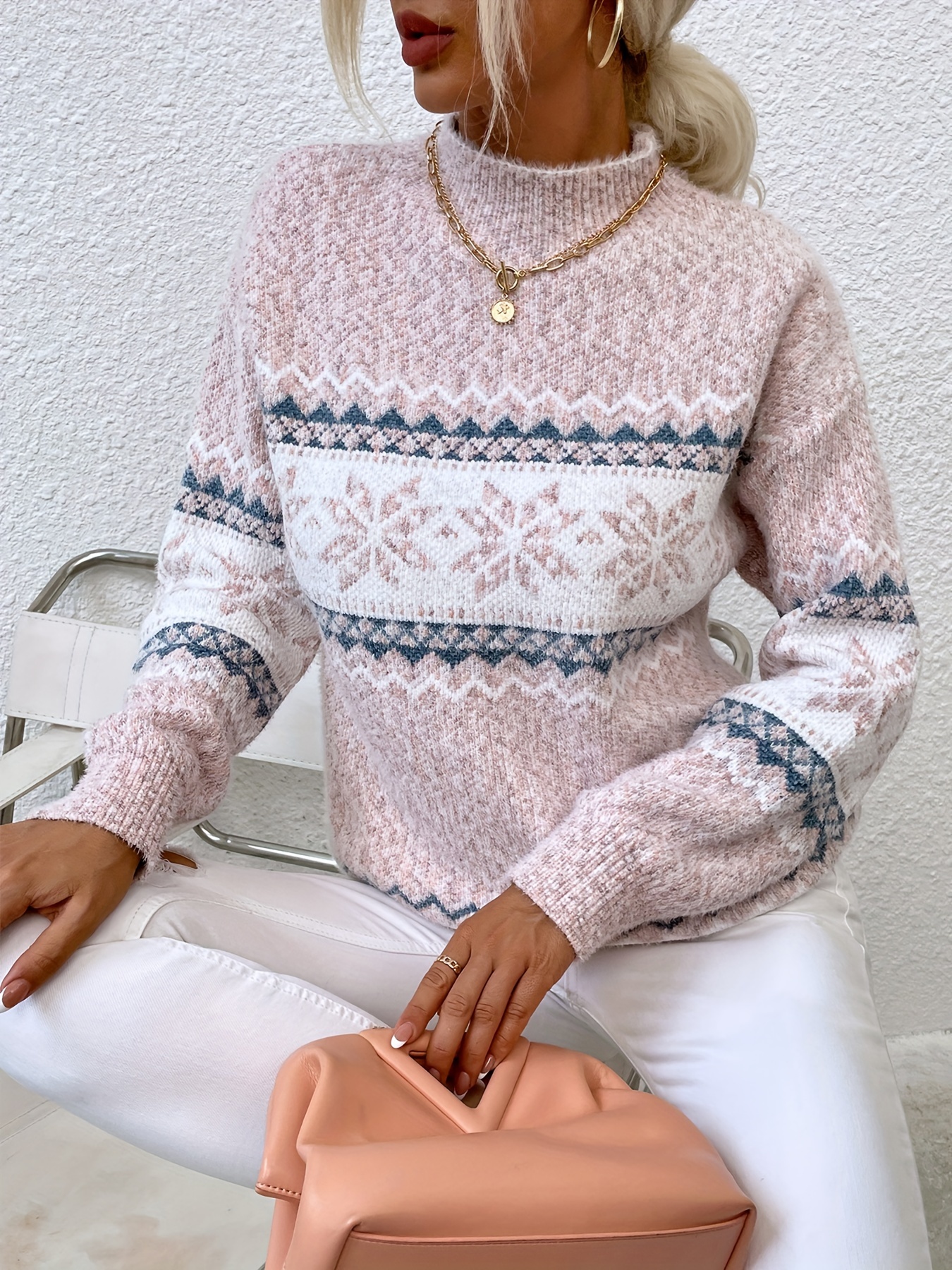 Sweter damski z golfem na jesień i zimę