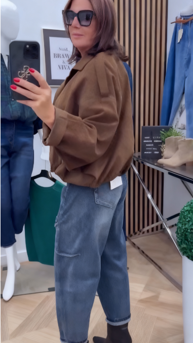 Kurtka casualowa z klapami i zamkiem błyskawicznym