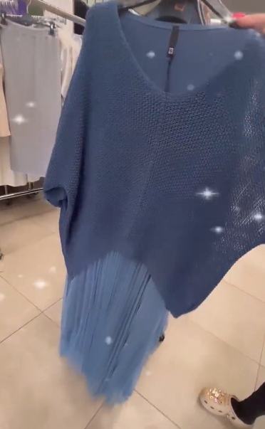 Sukienka dzianinowa z okrągłym dekoltem