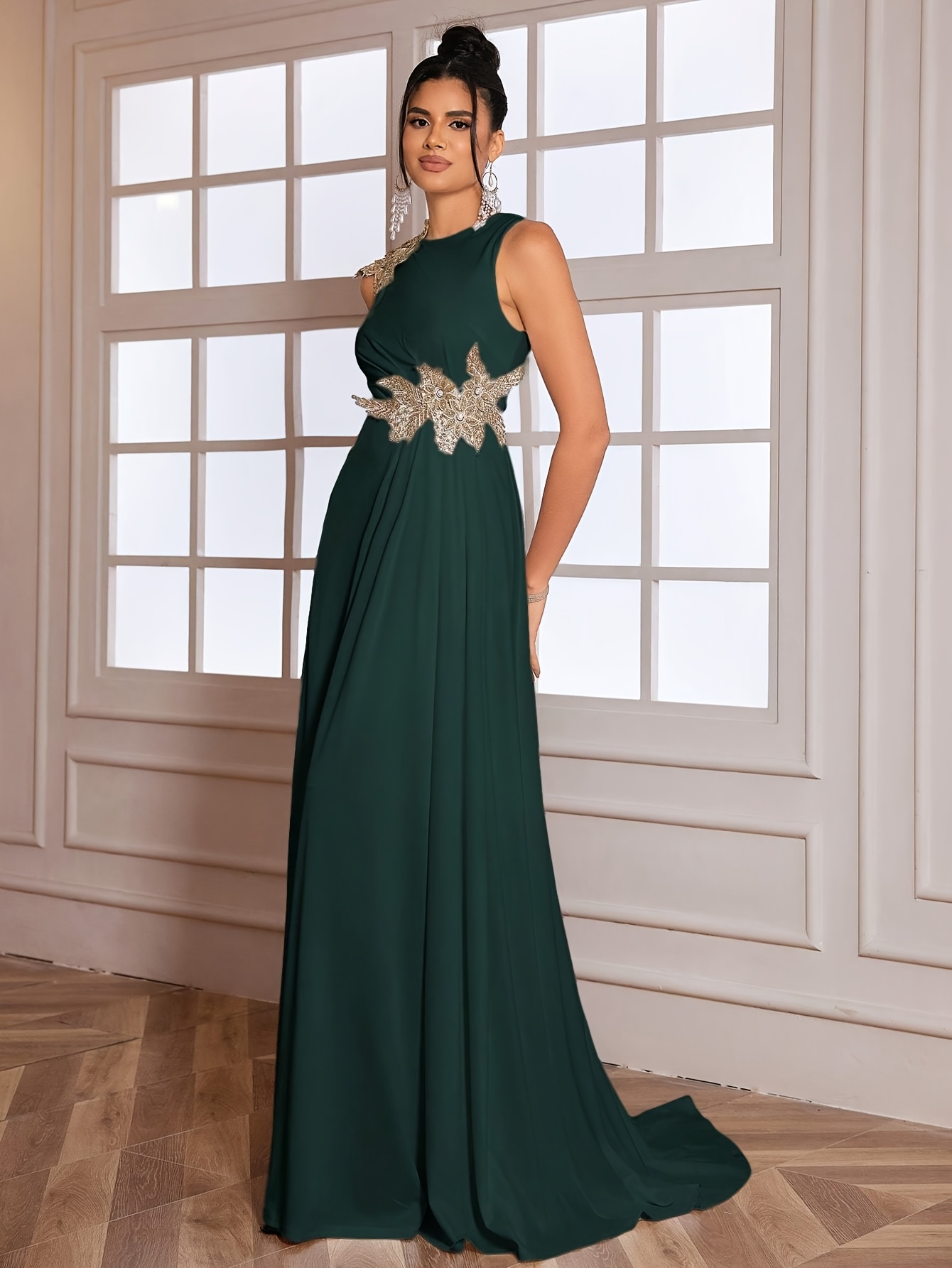 Elegancka sukienka imprezowa bez rękawów dla kobiet