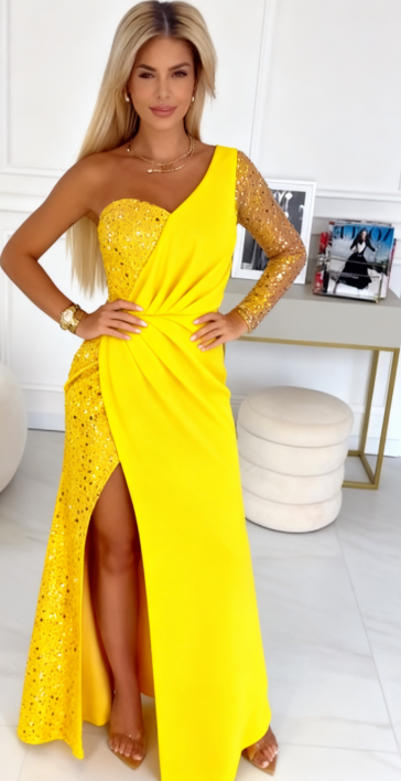 Długa sukienka z rozcięciem na jedno ramię i cekinami