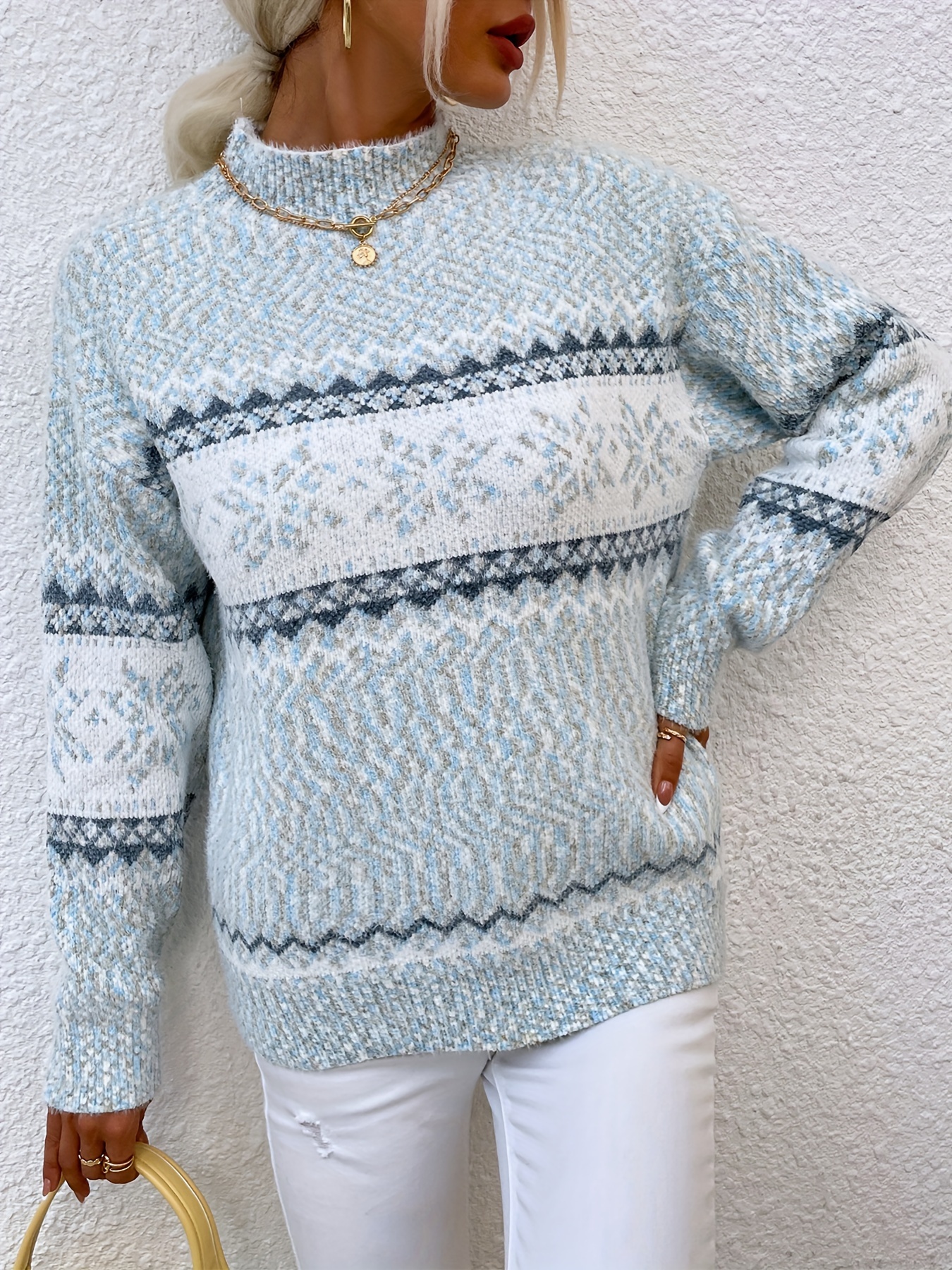 Sweter damski z golfem na jesień i zimę