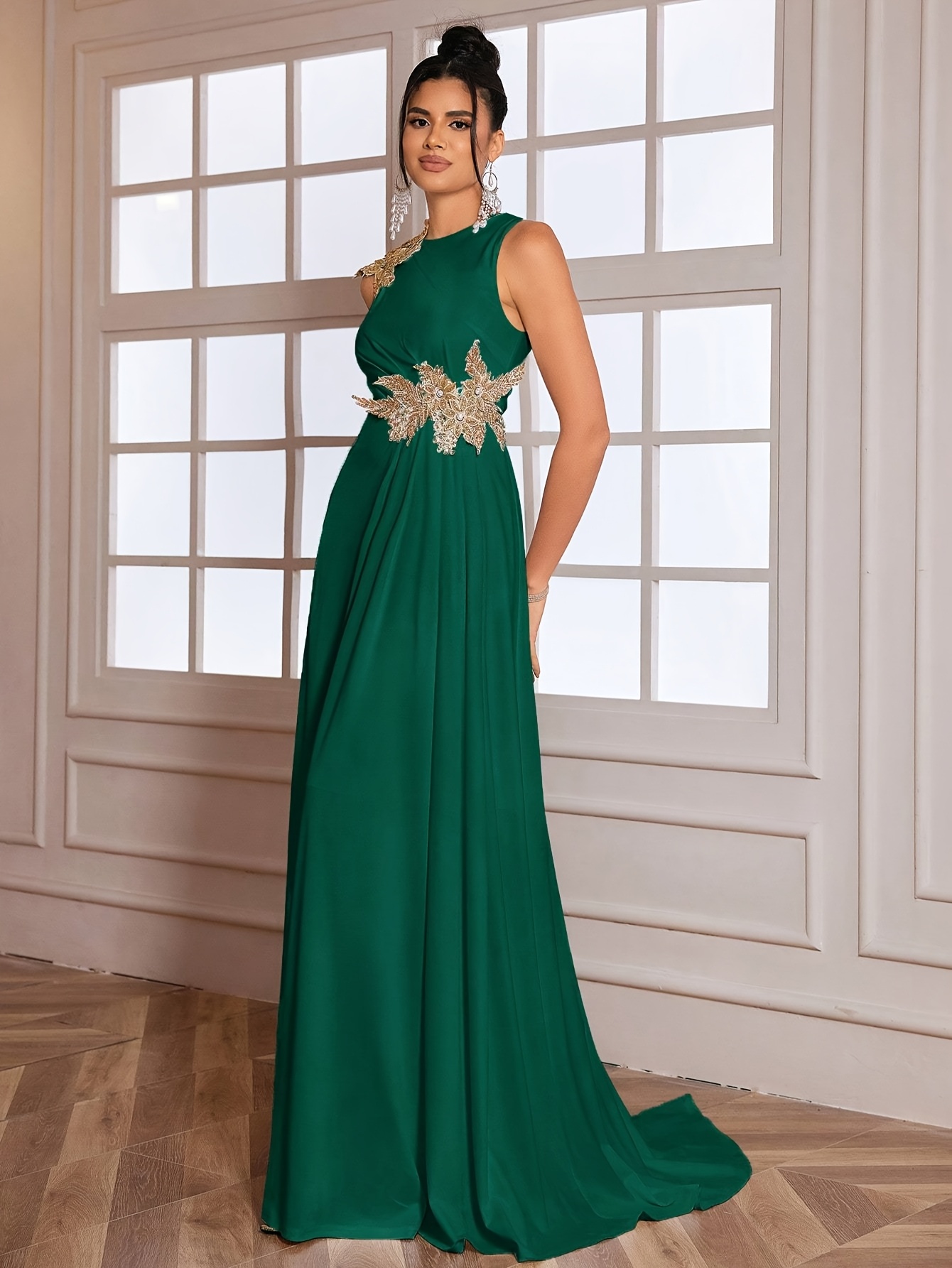 Elegancka sukienka imprezowa bez rękawów dla kobiet