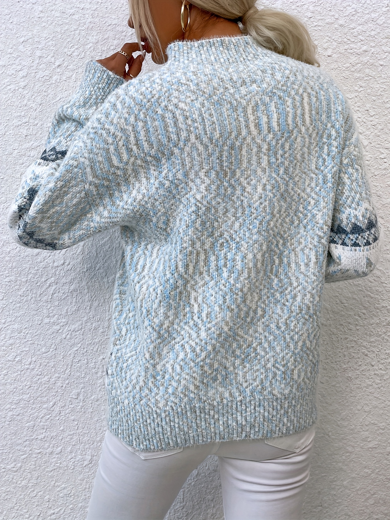 Sweter damski z golfem na jesień i zimę