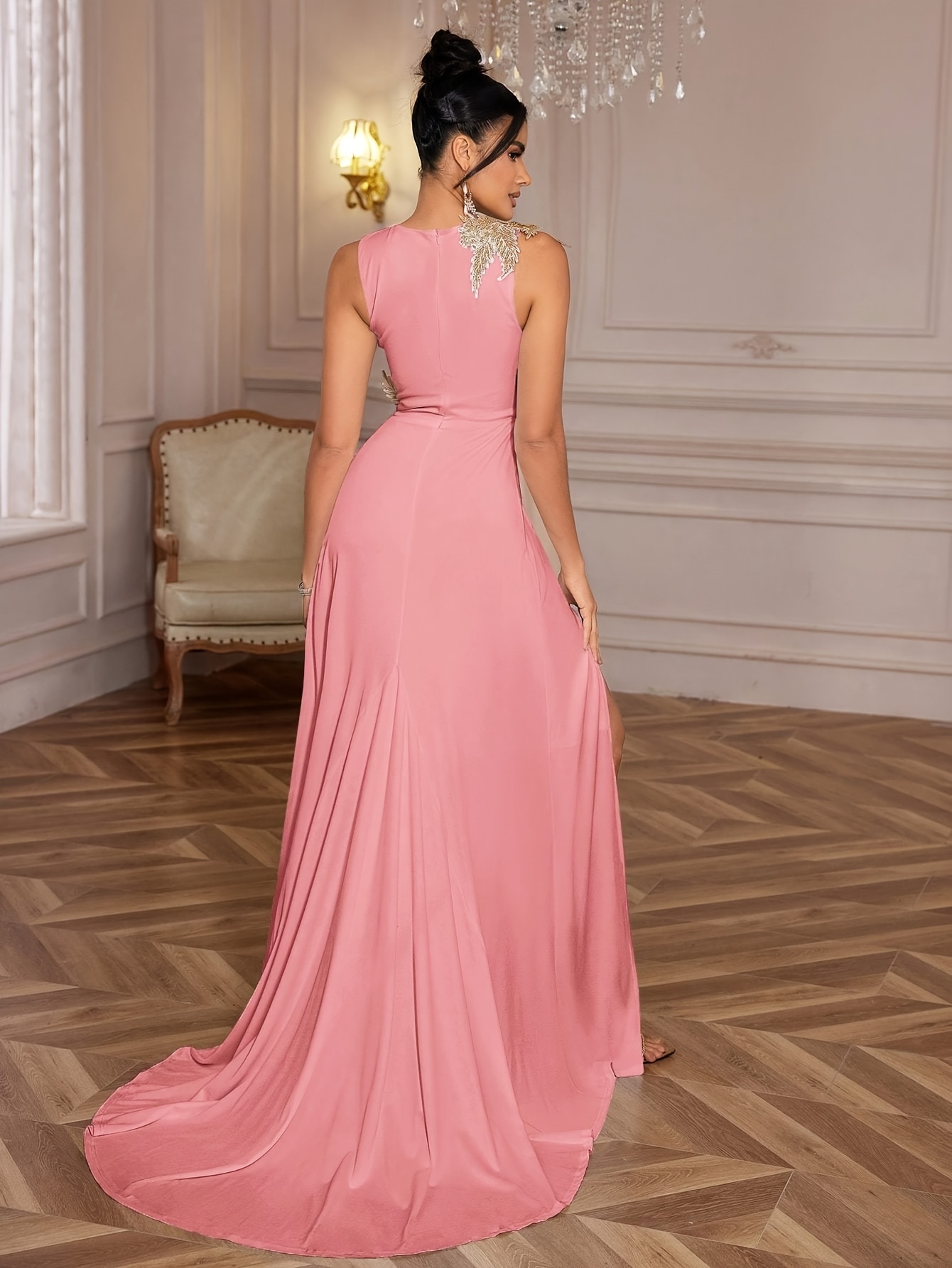 Elegancka sukienka imprezowa bez rękawów dla kobiet