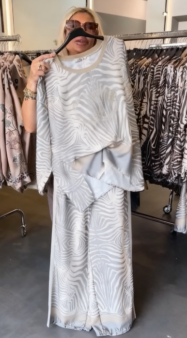 Garnitur z nadrukiem zebry, okrągły dekolt, długie rękawy
