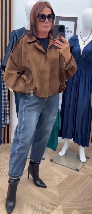 Kurtka casualowa z klapami i zamkiem błyskawicznym