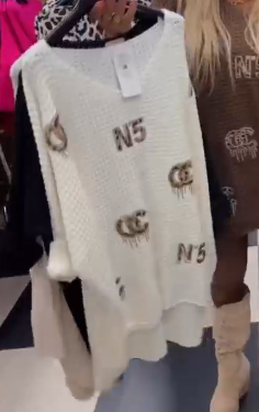 Sukienka sweterkowa z okrągłym dekoltem