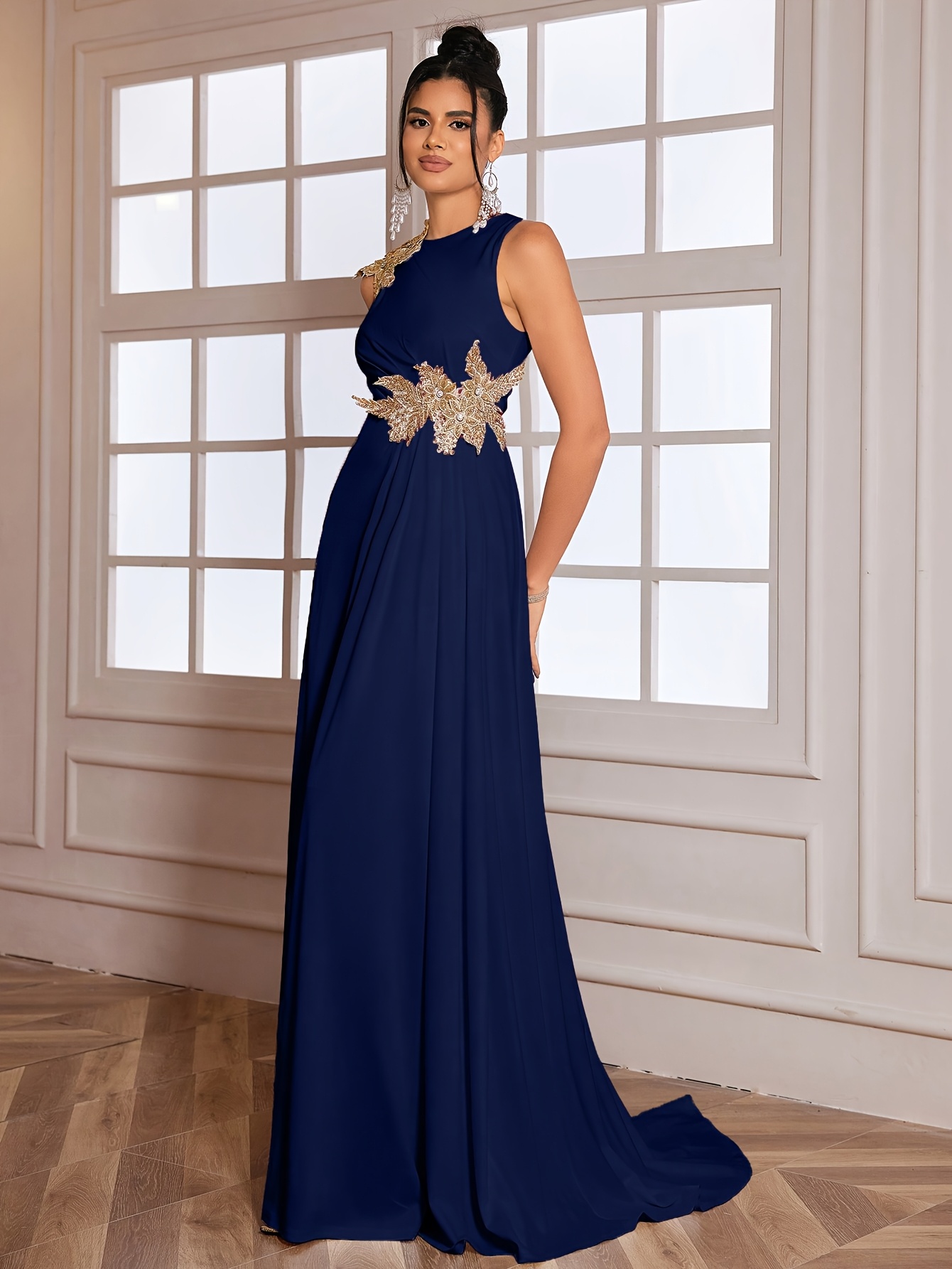 Elegancka sukienka imprezowa bez rękawów dla kobiet