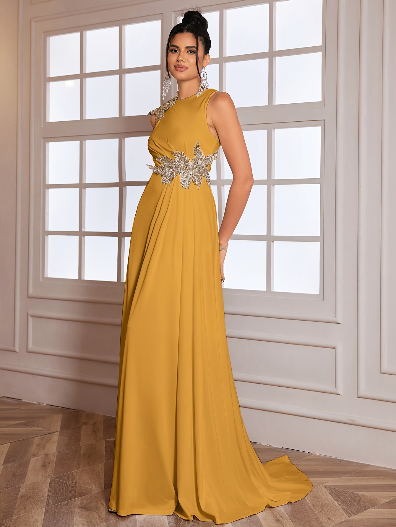 Elegancka sukienka imprezowa bez rękawów dla kobiet