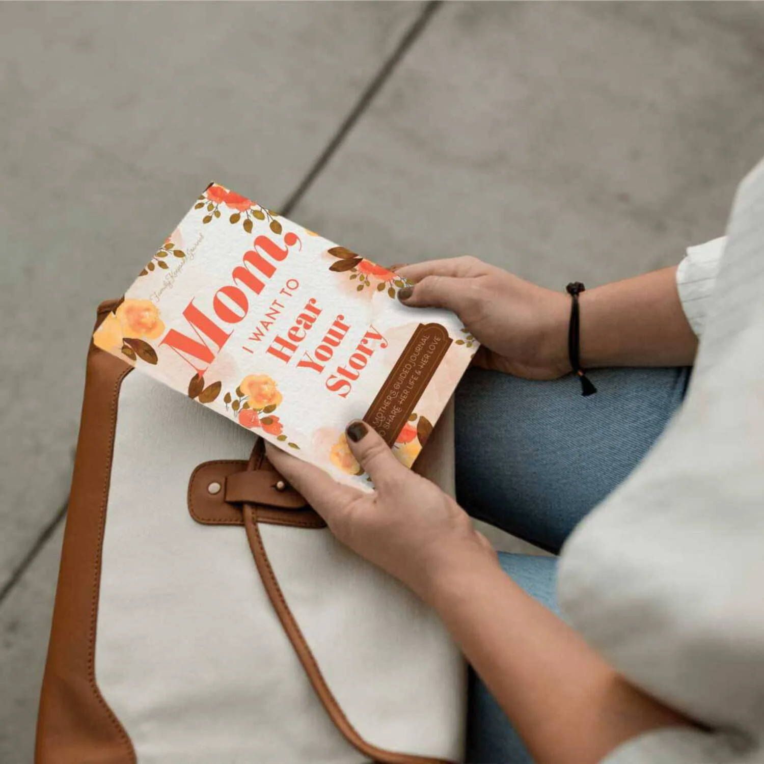 Mom's Story Keepsake Journal: Guided Family Memory Book - The Gift for Your Mother