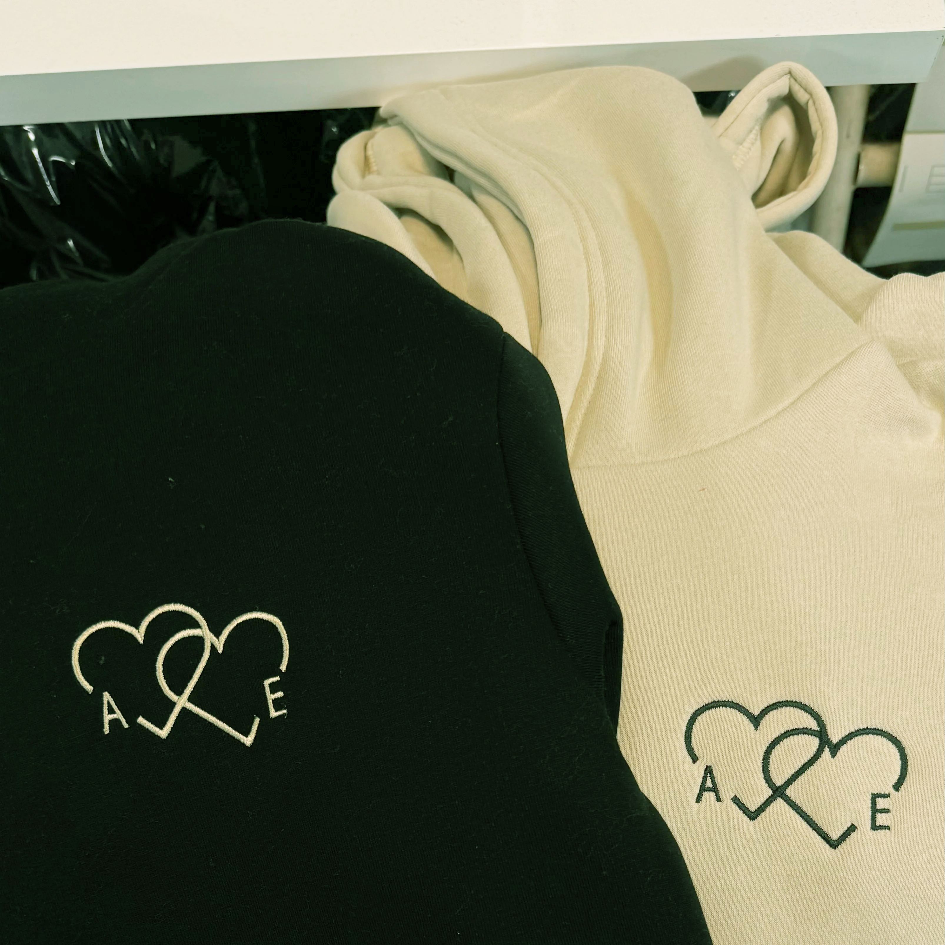 Heart-to-heart Embroidered Couple Sweatshirt