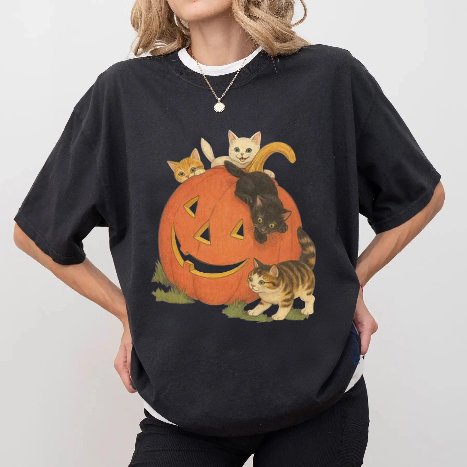 Vintage Cat Halloween T-Shirt