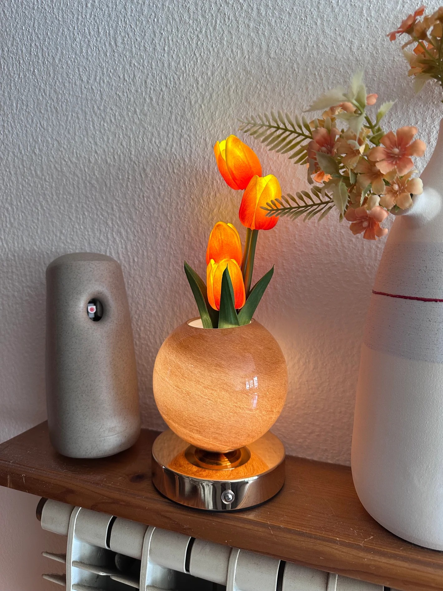 Tulip Ambient Lamp – Soft Glow Decorative Light for Cozy Spaces