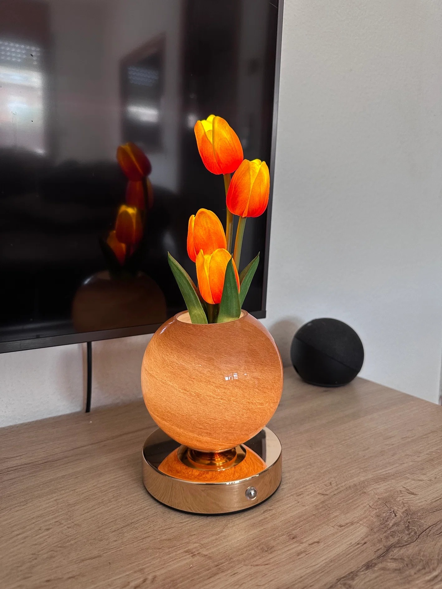 Tulip Ambient Lamp – Soft Glow Decorative Light for Cozy Spaces