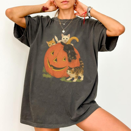 Vintage Cat Halloween T-Shirt