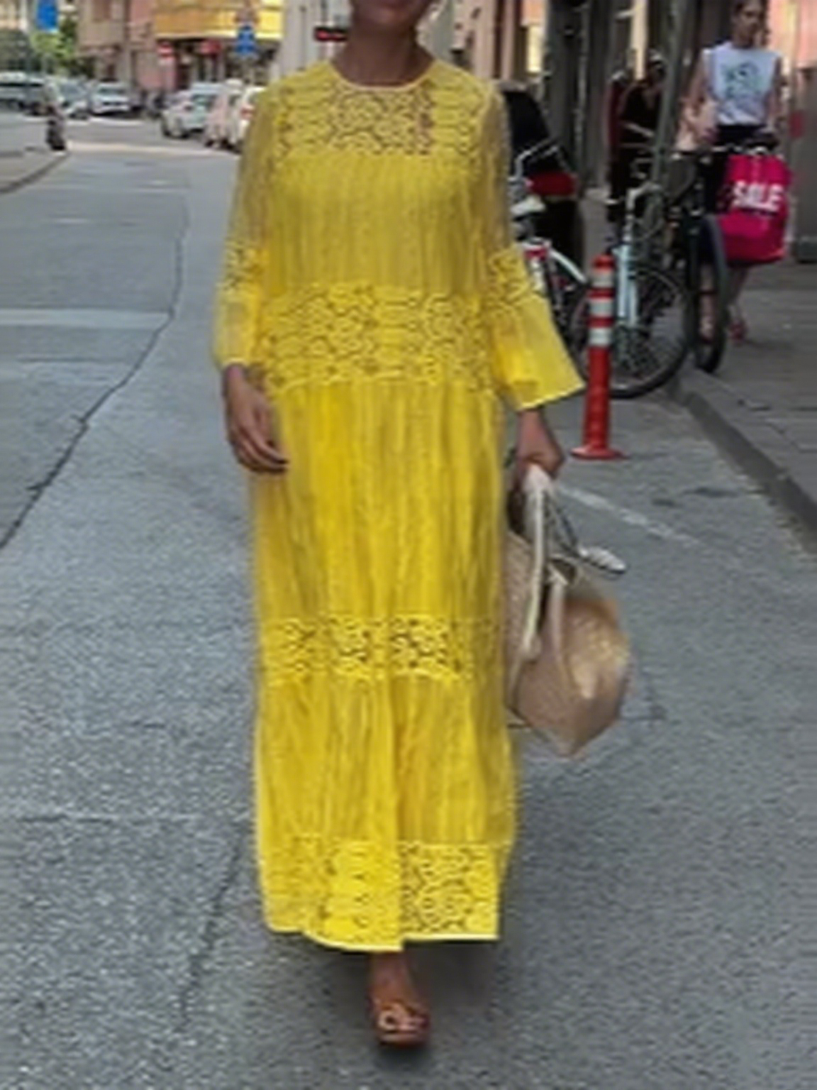 Sukienka z haftem lace