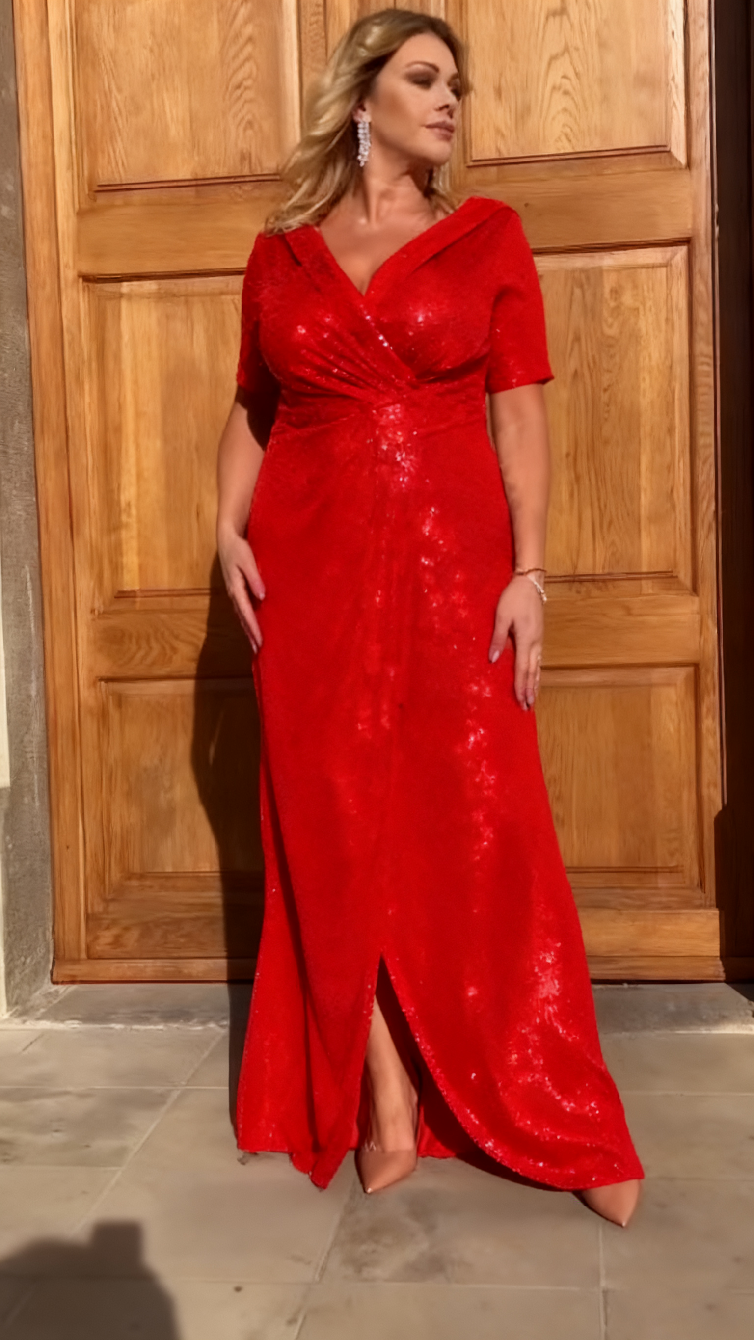 Suknia balowa z pailletami, dekoltem V i wysokim rozcięciem👗 Moda Plus Size! Promocja na Wyjątkową Kreację 🎉