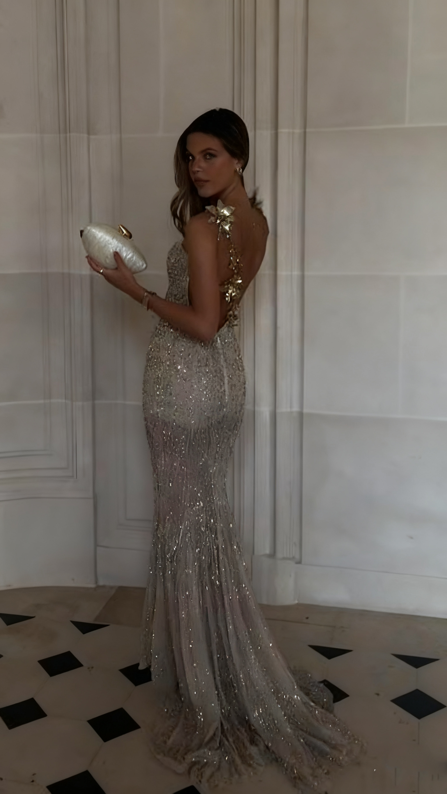 Suknia glamour z brokatem, drapieżne detale, nowoczesna⏳ – Sprzedarz Limitowana! Zarezerwuj Unikalność✨