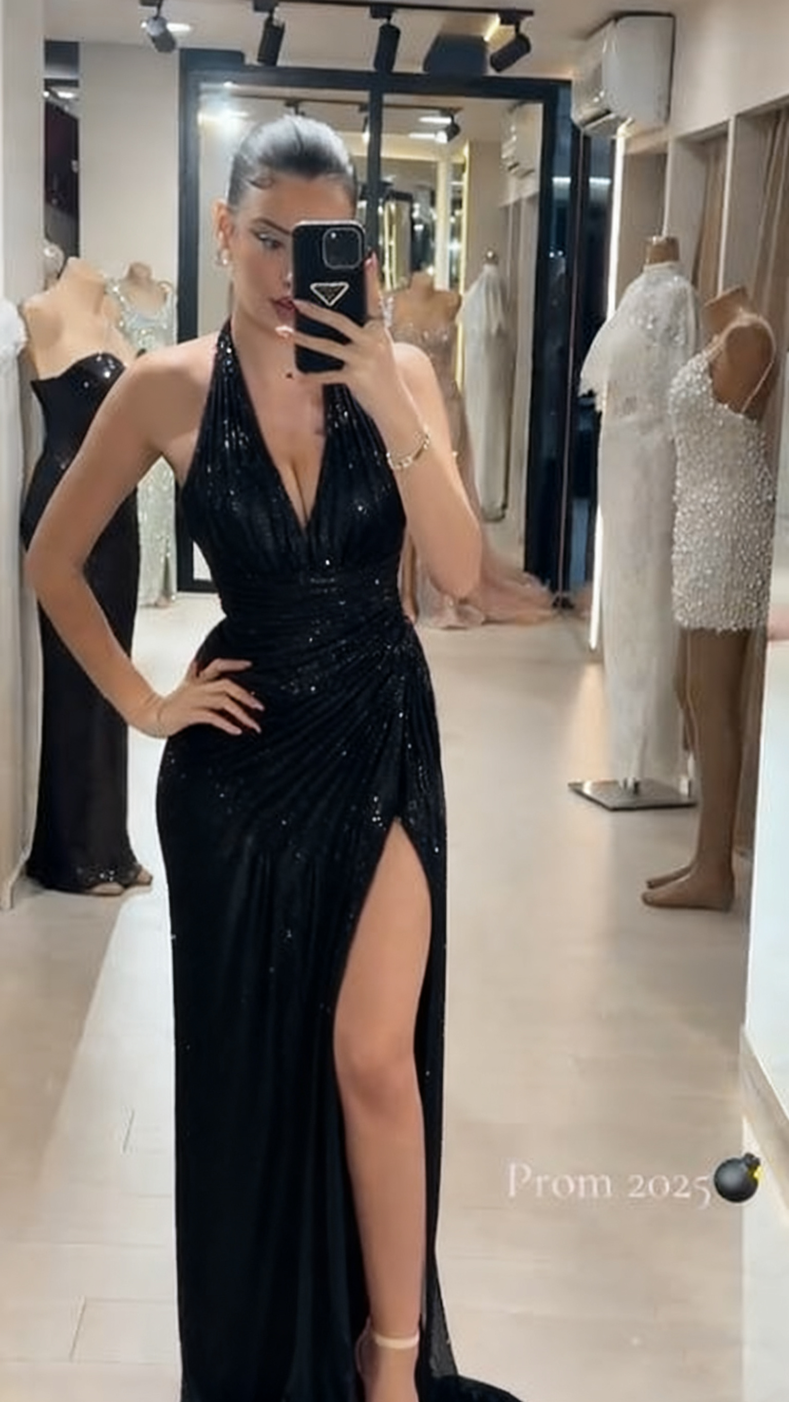 Suknia wieczorowa z głębokim dekoltem, silueta dopasowana, trendowo seksualna👗 Fashion Nowość! Super Oferta na Unikalną Kreację 🎉