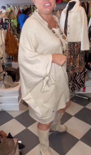 Kremowa Sukienka W stylu
