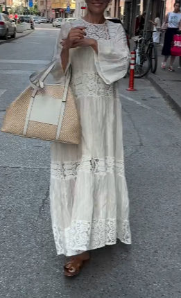 Sukienka z haftem lace