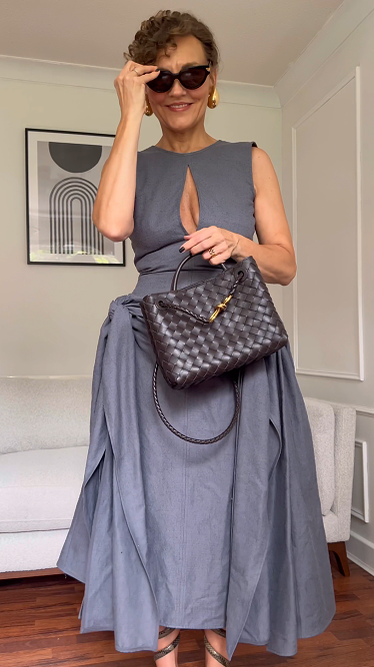 Suknia bez rękawów z odcięciem w dekoltzie i farszką maxi👗 Wysoka jakość, idealna dla kobiet z charakterem