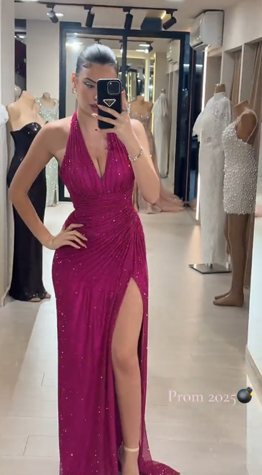 Suknia wieczorowa z głębokim dekoltem, silueta dopasowana, trendowo seksualna👗 Fashion Nowość! Super Oferta na Unikalną Kreację 🎉
