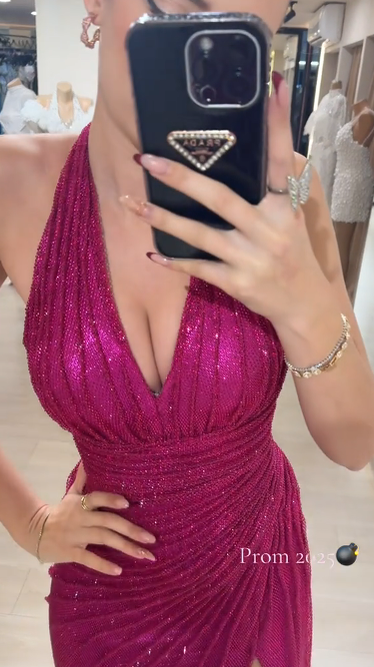 Suknia wieczorowa z głębokim dekoltem, silueta dopasowana, trendowo seksualna👗 Fashion Nowość! Super Oferta na Unikalną Kreację 🎉