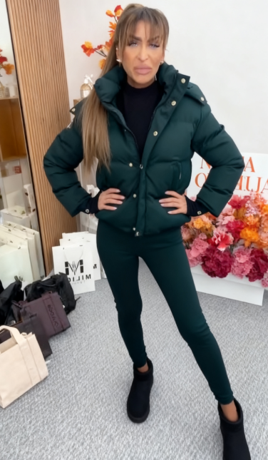 Damska, swobodna, monochromatyczna kurtka puchowa z kapturem i zamkiem błyskawicznym