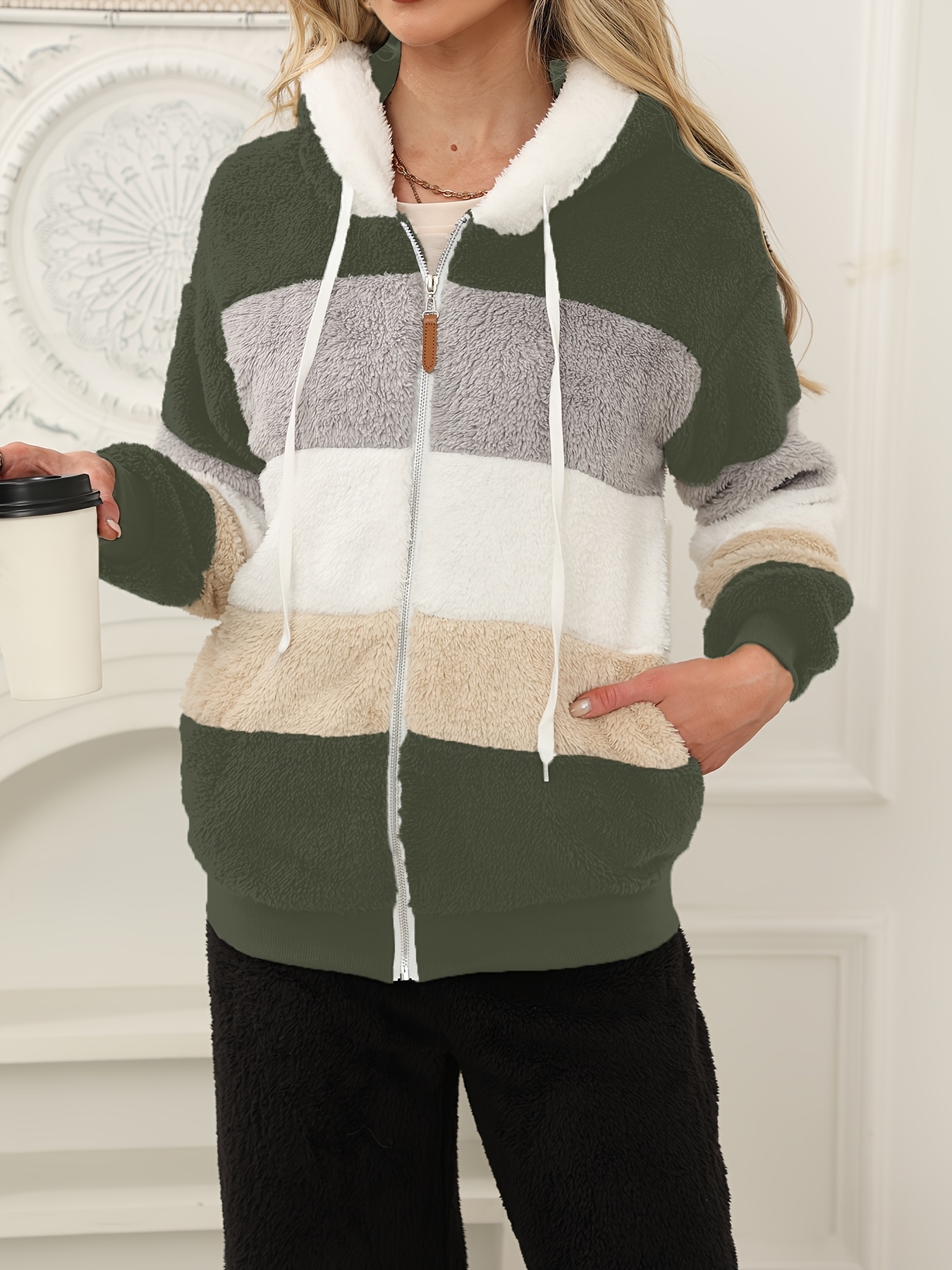 Elegancka zimowa odzież wierzchnia dla kobiet – ciepłe kurtki