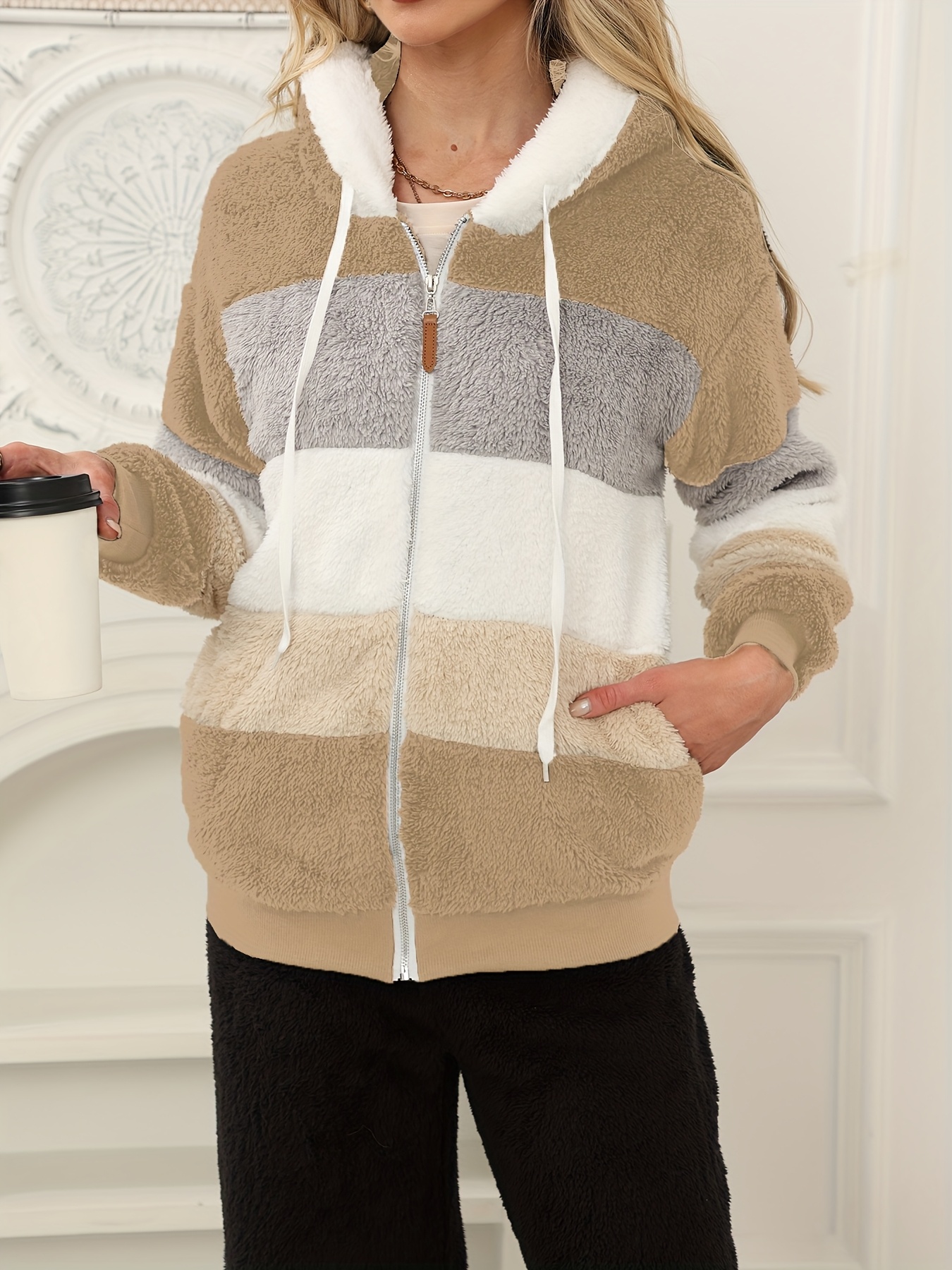 Elegancka zimowa odzież wierzchnia dla kobiet – ciepłe kurtki