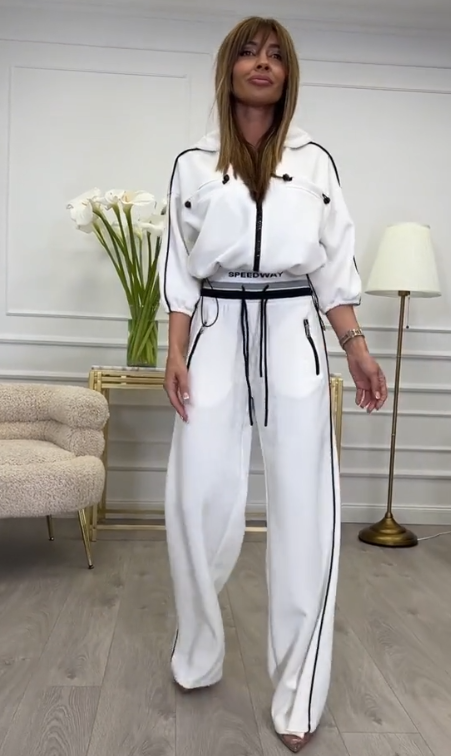 Dres z kapturem, obszerna bluza i szerokie spodnie