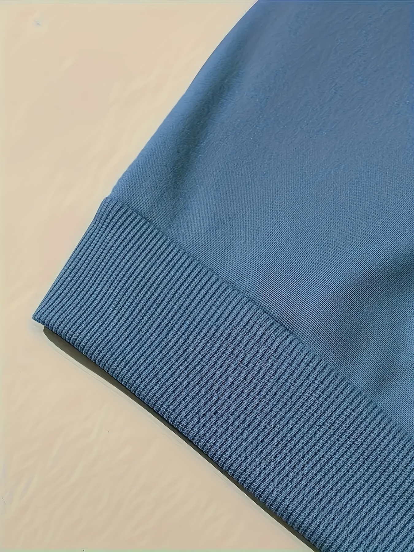 Bluzy z kapturem damskie – lekka bluza rozpinana na zamek