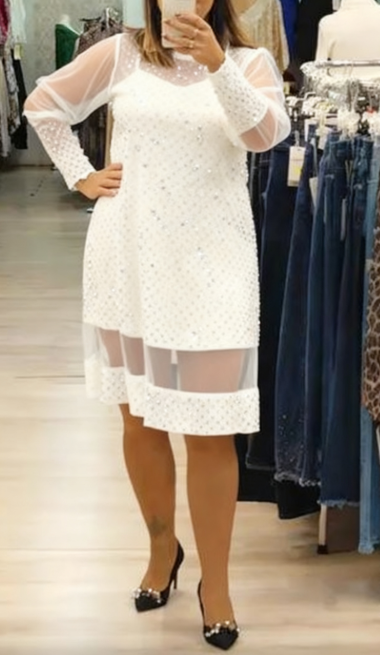 Elegancka sukienka z siateczki z cekinami