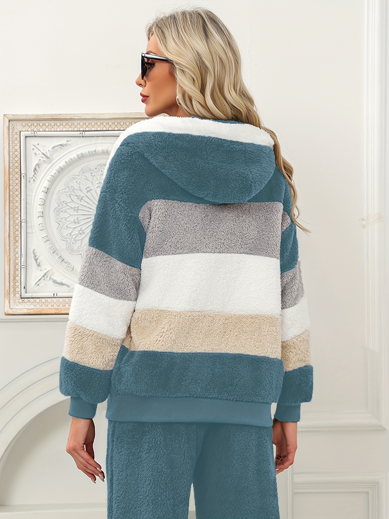 Elegancka zimowa odzież wierzchnia dla kobiet – ciepłe kurtki