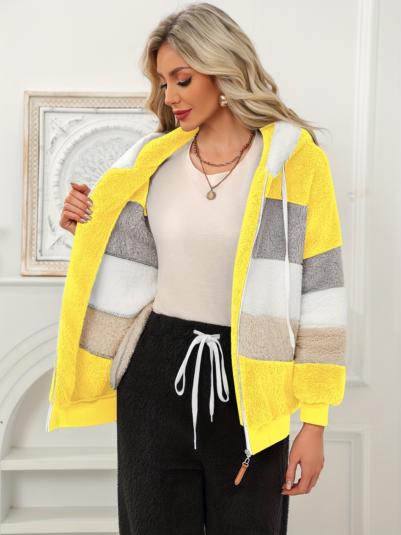 Elegancka zimowa odzież wierzchnia dla kobiet – ciepłe kurtki